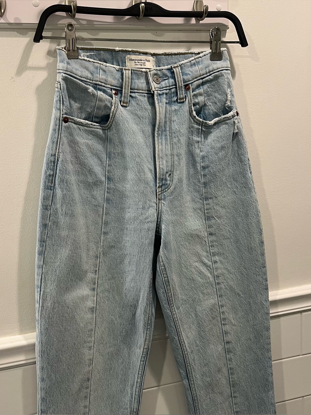 Abercrombie & Fitch LONG, Light Wash Straight-Leg Curve Love Jeans, 90s